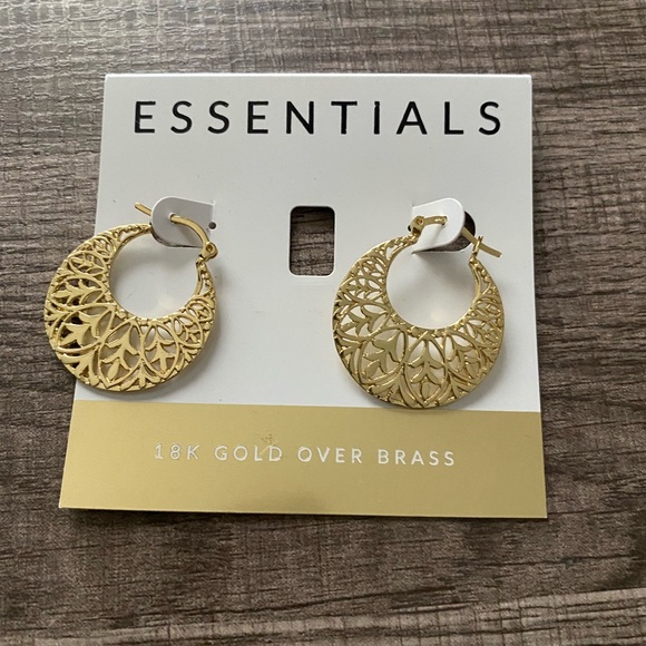 PoshingBySami's tweet photo. So good I had to share! Check out all the items I'm loving on @Poshmarkapp #poshmark #fashion #style #shopmycloset #francosarto #essentials: https://t.co/LQQn8aa3qJ https://t.co/xHnpO3VjjF