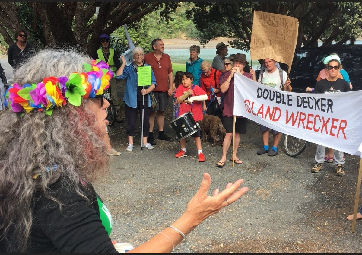 AliMauLIVE's tweet photo. I'm looking forward to the police cracking down on the marina protestors on Waiheke now #neverhappen
#mallardisacock
#ResignJacinda https://t.co/ymlWvYBo2B