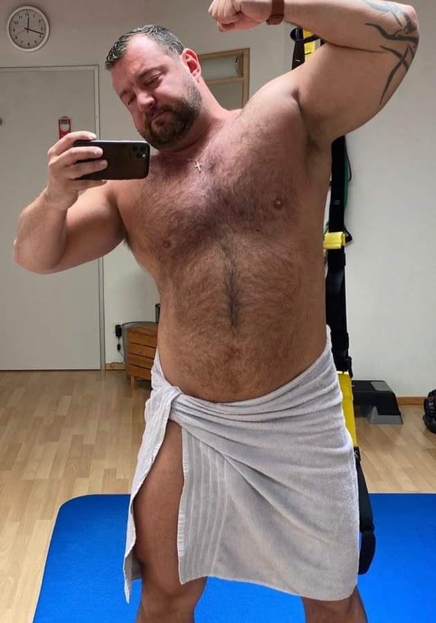 ruggercub's tweet photo. Woof! https://t.co/ZCiK0b5q2p