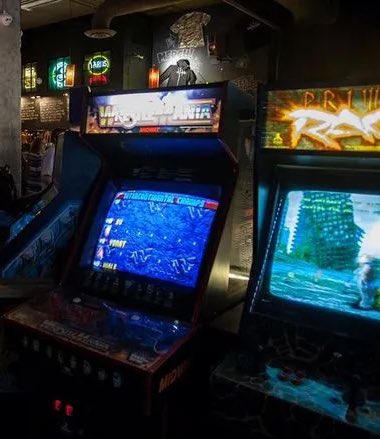 gamesyouloved's tweet photo. Have you ever played Video Games drunk? 🥴 🍺 https://t.co/cmG5homZHi