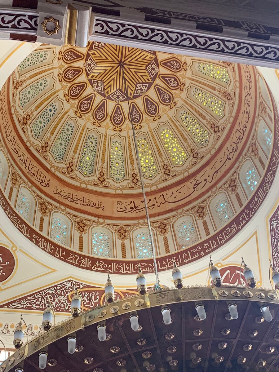 45mogaber's tweet photo. مسجد الميناء الكبير بالغردقة
يضم 35 قبة وشهد إسلام الكثير من السياح https://t.co/uv9by4MFdx