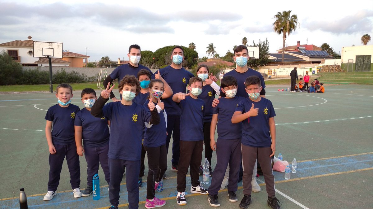 ItacaScout's tweet photo. Otro #matchday en #Algeciras, ¡Ánimo a nuestros pequeños! #Scouts #balonmano https://t.co/RWbBHJLOYJ