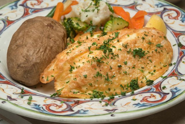 OConnorsRestaur's tweet photo. Greetings friends...look what's back just in time for Valentine's Weekend? O’C’s Chicken Français! Happy Friday...Sláinte! #ocshereforyou #ValentinesDay2022 https://t.co/72nrAHVoqB