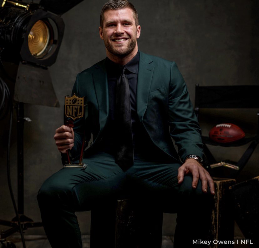 Blitz_Burgh's tweet photo. DPOY! #Steelers #NFL https://t.co/hVhBm8myc7