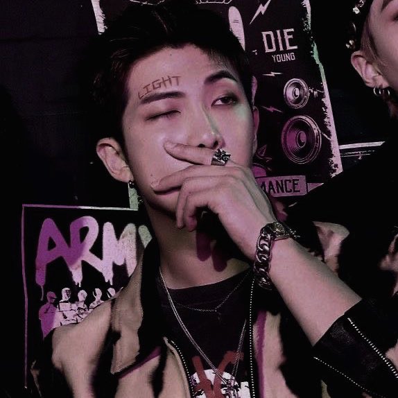 namjoon’s THE pose