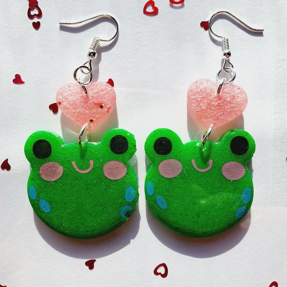 bowtopia's tweet photo. Valentine frogs 

#Valentine Valentines Valentine's Day #ValentinesDay2022 #valentines #Valentinesweek #frogs #SmallBusiness https://t.co/MwjFhb5Jch