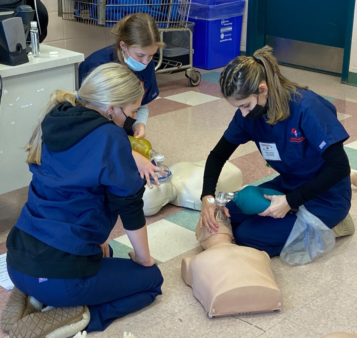 Karen Amber tweet media