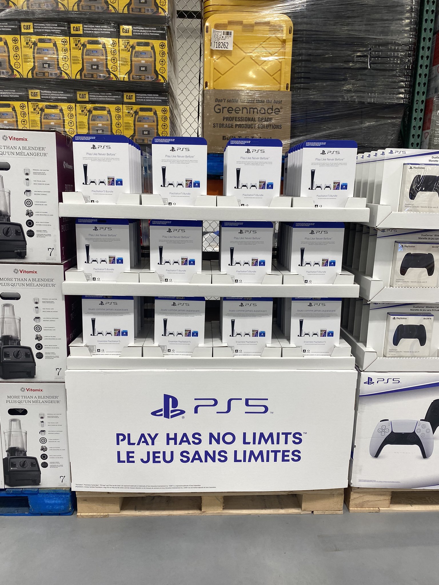 Costco members can buy a PlayStation 5 bundle right now (update: sold out) - The Verge