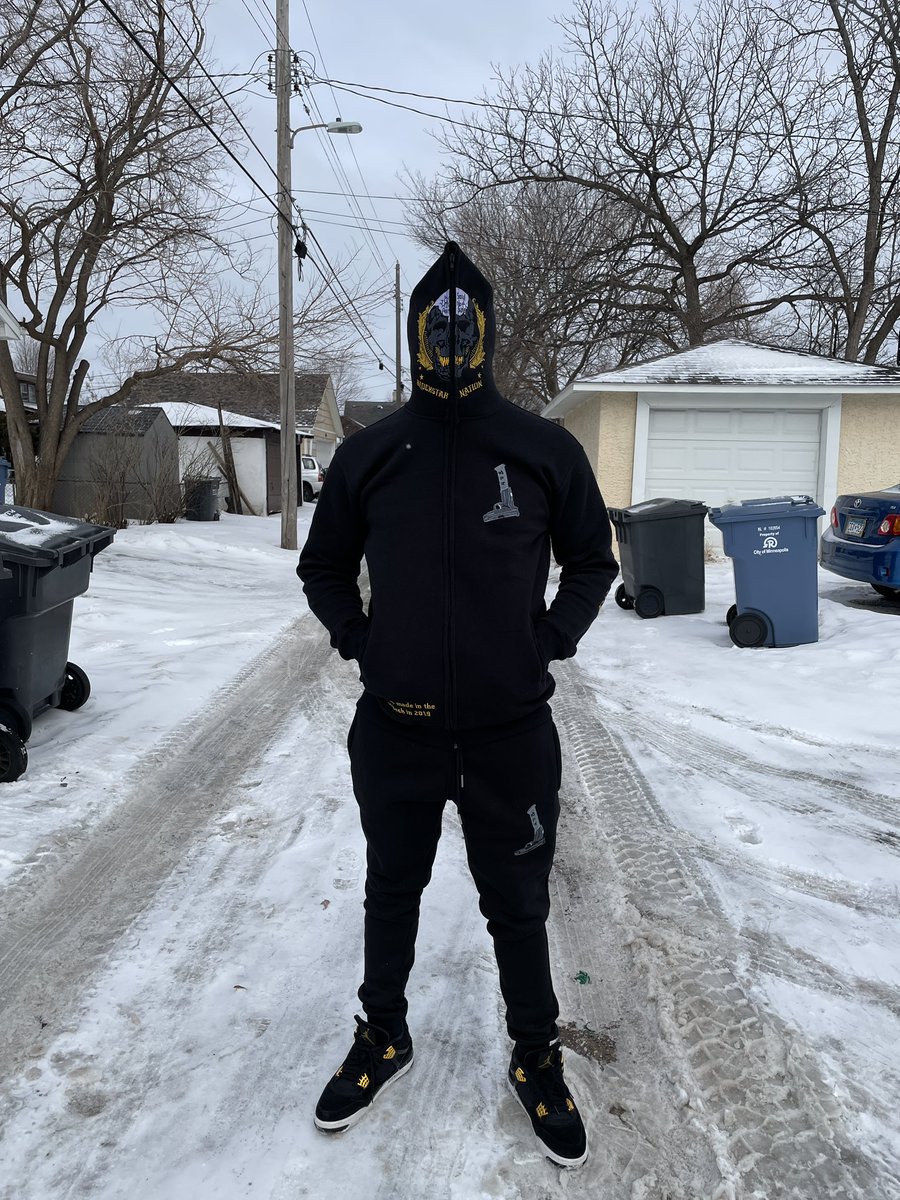 BlockstarBenji's tweet photo. No bullshit…I make some raw ass clothes 🔥💯 id be damned if i give a rich white racist designer some of my money https://t.co/cmyLxJsSma #BlackOwned #BlockstarNation https://t.co/8umUqtY9KV