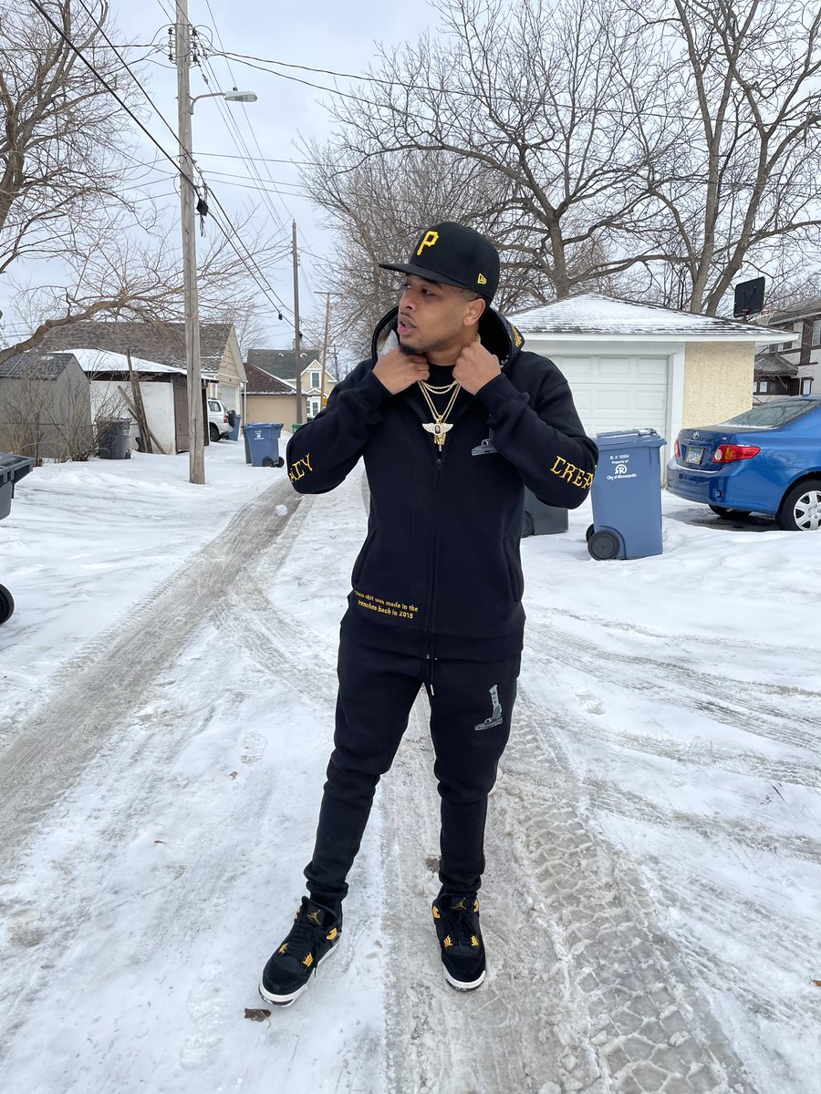 BlockstarBenji's tweet photo. No bullshit…I make some raw ass clothes 🔥💯 id be damned if i give a rich white racist designer some of my money https://t.co/cmyLxJsSma #BlackOwned #BlockstarNation https://t.co/8umUqtY9KV