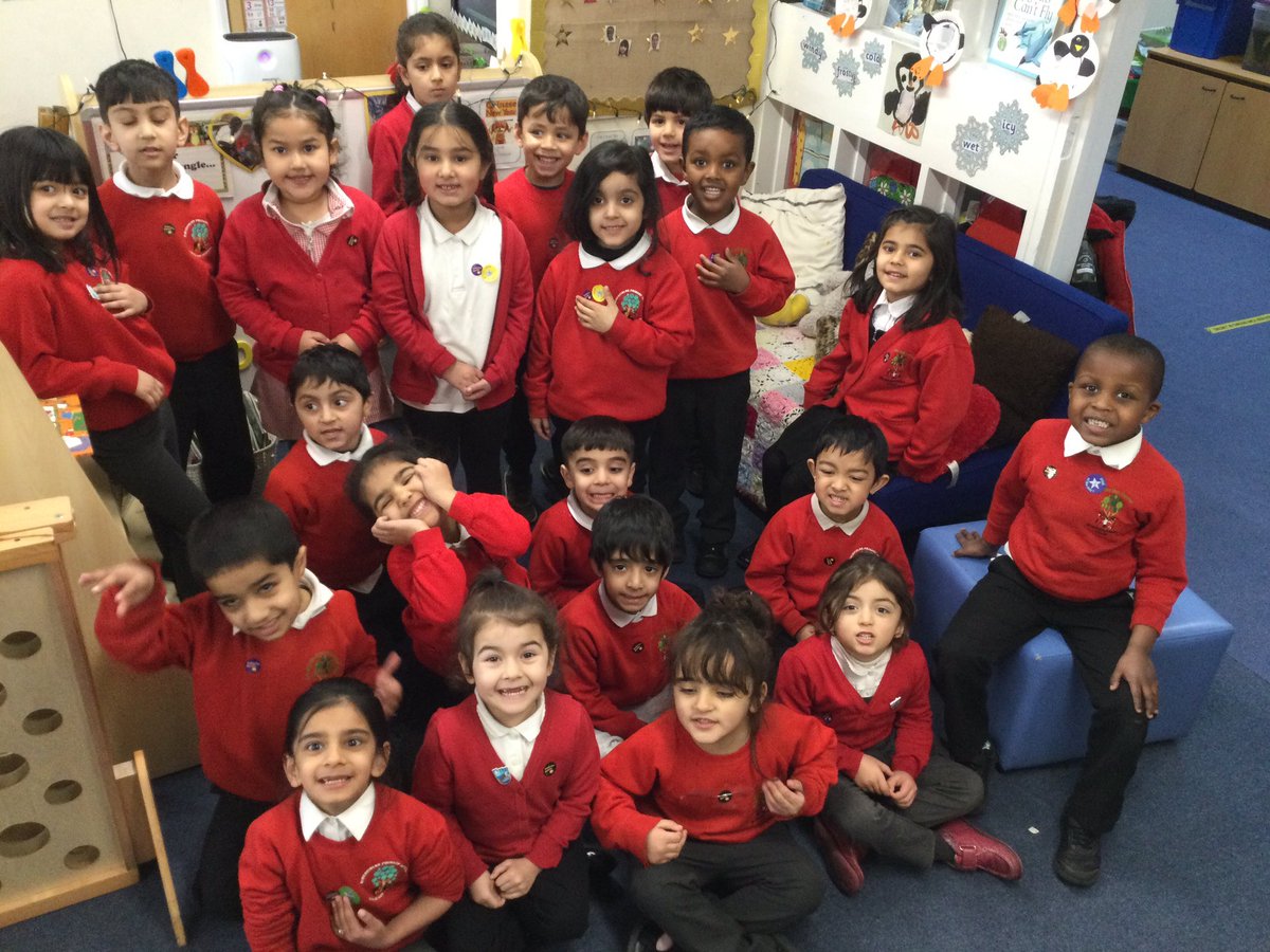 MrsBegum2's tweet photo. I am am very proud of our friends in Yellow team. Today we had 23 Star Reader!! They all read everyday this week. 
@RecBps @MrsBegum2 @MrsChoudhury149 @PoppyMued1 https://t.co/KaAtHHaBxZ
