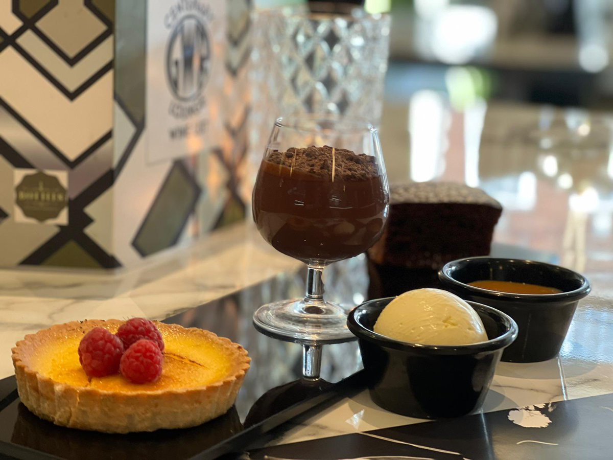CentenaryLounge's tweet photo. Would you share your dessert?! #valentinesproblems #ValentinesDay #WorcestershireHour https://t.co/lOXty9T0eI https://t.co/MXa7LP5qry