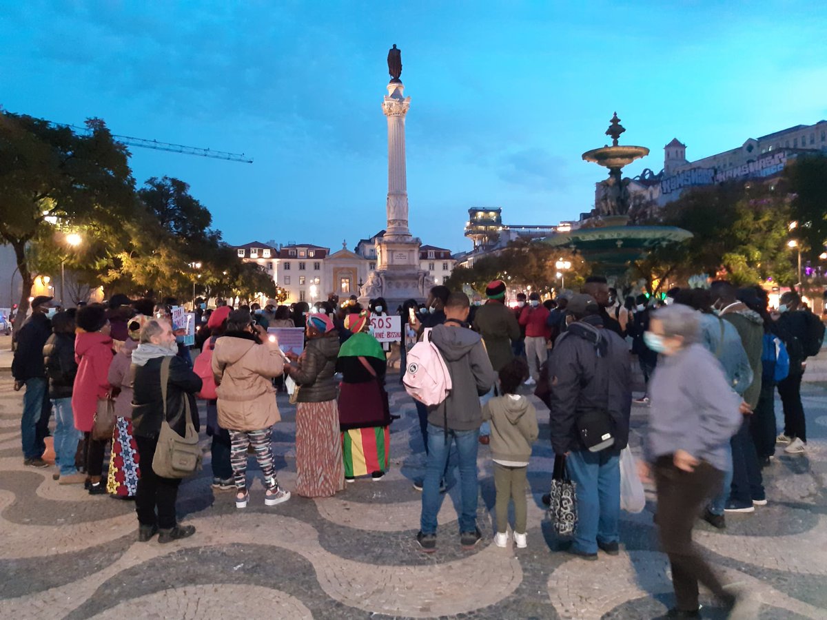 Incopte's tweet photo. Guineenses em Lisboa manifestam-se contra o estado de terror que se quer implementar na Guiné-Bissau. https://t.co/tCQhaP5Kbu