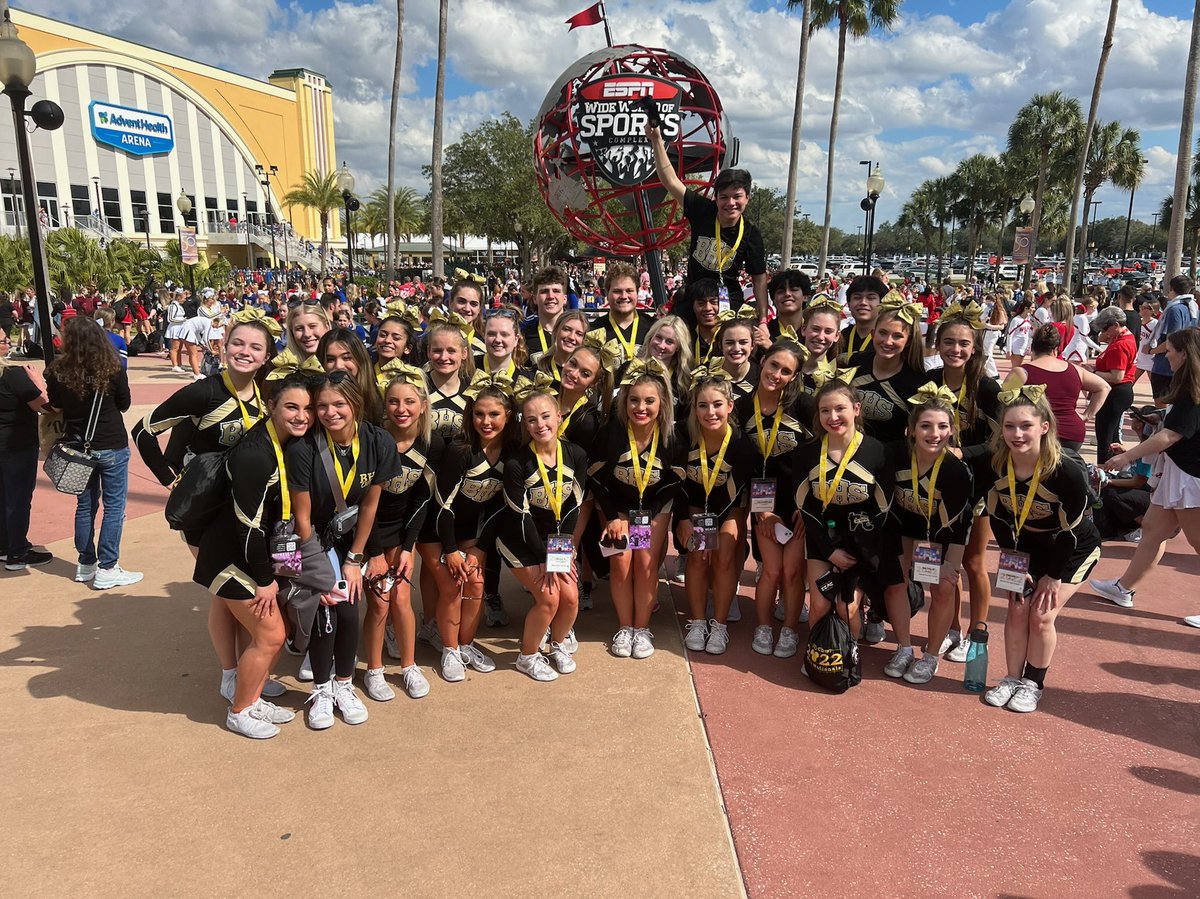 lukewri29126775's tweet photo. Ready to pop out tomorrow for Finals in Orlando! @tigercheerbhs https://t.co/h8quFGZh1e