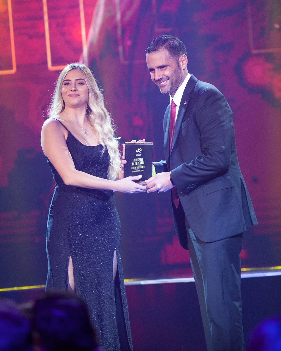 Caracas_FC's tweet image. ¡El Rojo presente en la Gala de la Liga FUTVE! 🤵🏻‍♂️🌟
⠀⠀
✅ Organización del año
✅ Dirigente de la década 
✅ Samson Akinyoola - Goleador del año 

📸 Prensa @ligafutve 

#SomosCaracas #VenezuelaEsFUTVE