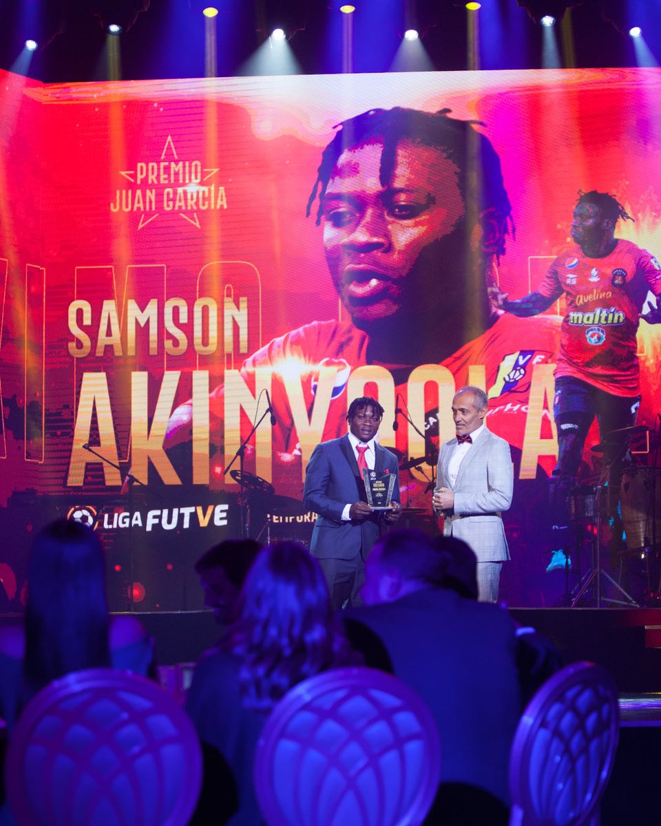 Caracas_FC's tweet image. ¡El Rojo presente en la Gala de la Liga FUTVE! 🤵🏻‍♂️🌟
⠀⠀
✅ Organización del año
✅ Dirigente de la década 
✅ Samson Akinyoola - Goleador del año 

📸 Prensa @ligafutve 

#SomosCaracas #VenezuelaEsFUTVE
