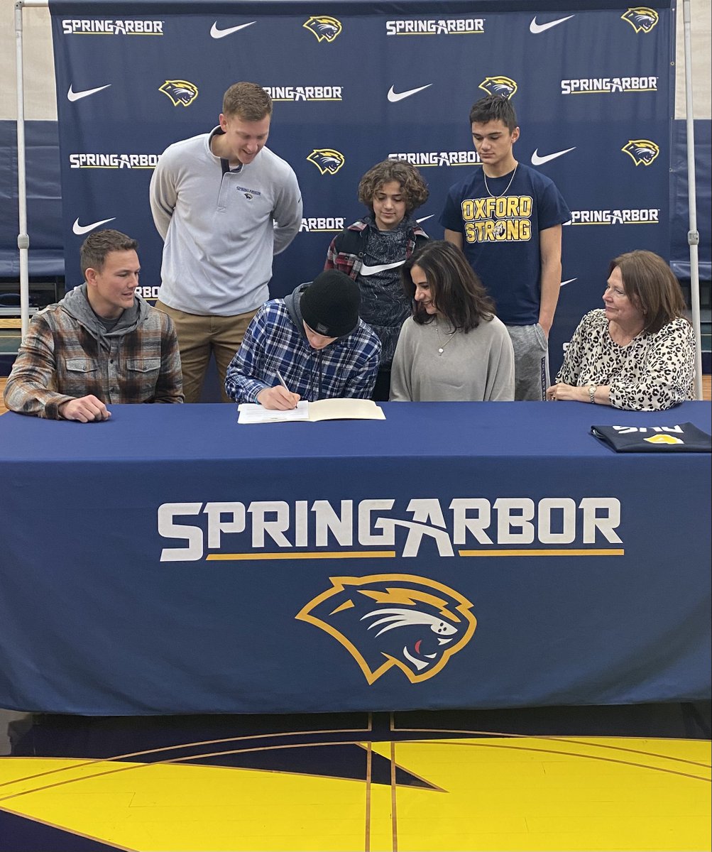 MenReserve's tweet photo. Welcome to the Cougar family, Joey Riebel! Joey is a senior at West Michigan Aviation Academy. He is a great addition to our program!
#RBL #3PT https://t.co/bQMS4lMa7g