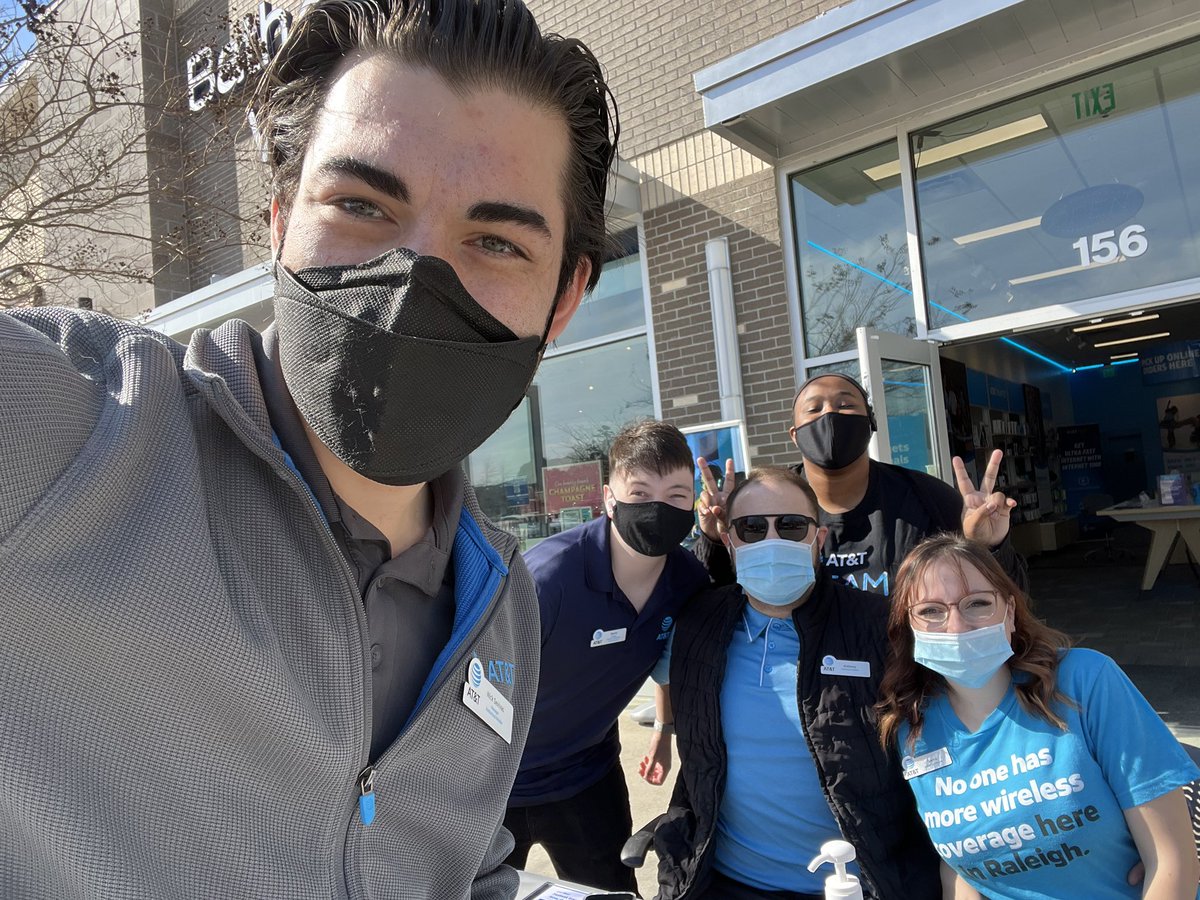 Team Holly $prings - #FiberFriday 😃😃😃 <a href="/jerryfornwalt/">Jerry Fornwalt</a> <a href="/404girl/">Betsy Francis</a> <a href="/AllyG52/">Allyson Gilberto</a> <a href="/ErdmannKen/">Ken Erdmann</a> <a href="/thomasjennetten/">TJ</a> <a href="/SlaytonWireless/">Slayton Wireless</a> <a href="/JoeSlayton90/">joe slayton</a>