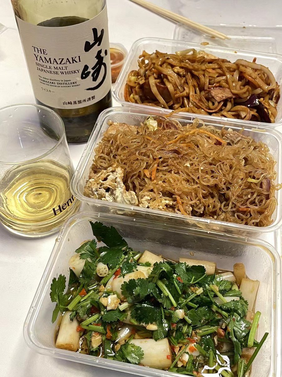 KitlungC's tweet image. 优秀的宵夜
不会喝酒的人头晕晕