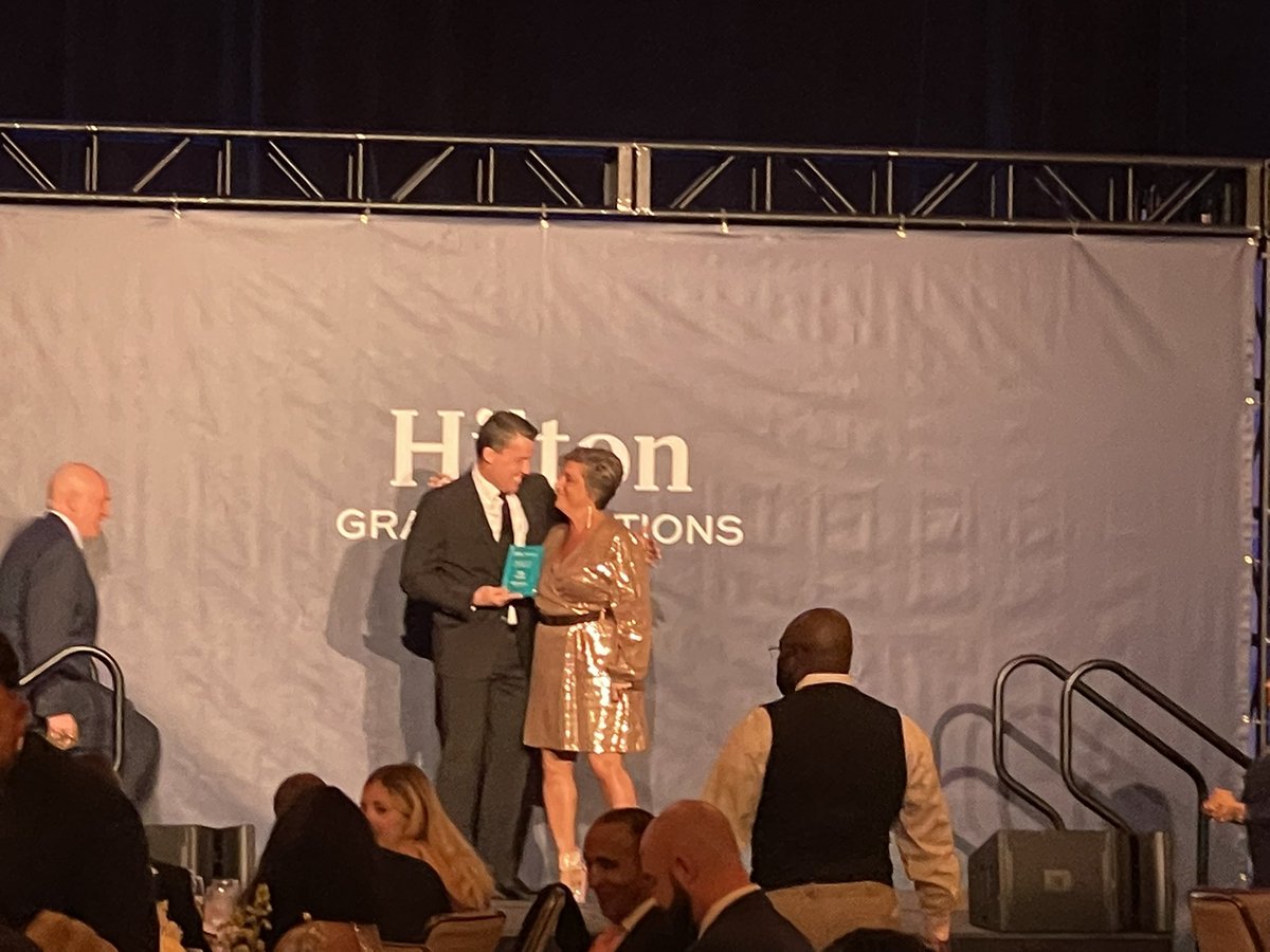 Anne Fuller tweet media