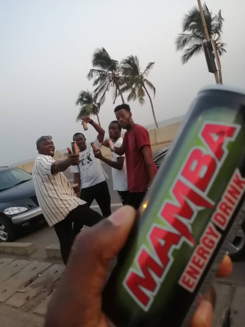 ProdixTg's tweet photo. Et le weekend chez vous ca donne quoi?? 😉❤️🙏👌⚡✨💫 PROMOTION la caisse de 24 est a 6000cfa / +22890232683 
#sport #fitness #bodybuilding #Togo #England #cocktail #lifeisgood #MambaEnergyDrink #RebelDrinksLondon #weekend #chill #drinks #energy #Togo #Niger #benin #ecowas https://t.co/vvJs9TfCZk