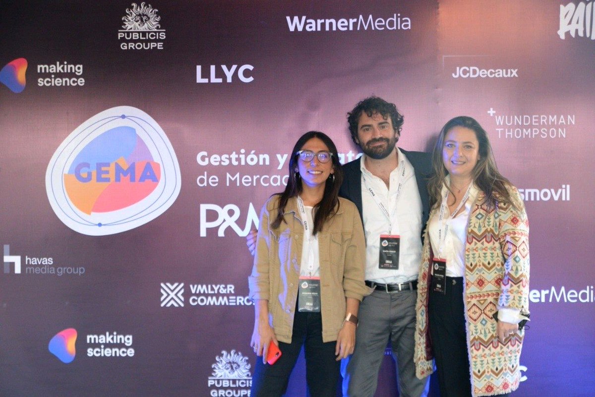 EAlcaz's tweet photo. Presente con el equipazo @LlorenteyCuenca en #GEMAPyM, el reconocimiento a la Gestión y Estrategia de Mercadeo del Año, aprendiendo de las experiencias y conversaciones de l@s capos del #Marketing colombiano. 🔥 Organizado por @revistapym. https://t.co/3p9RKCEkCU