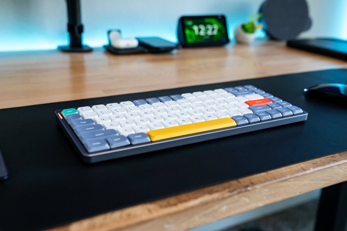 FennecGear's tweet photo. Trying out our new @nuphy.studio keyboard, coupled with our Large Black Desk Pad -> https://t.co/MnBGvbbXTP

What’s your favorite keyboard?

#fennecgear #deskpad #black #officegear #keyboard #nuphy #mechanicalkeyboard #wfh #workfromhome #officetech https://t.co/9suWiYzleK