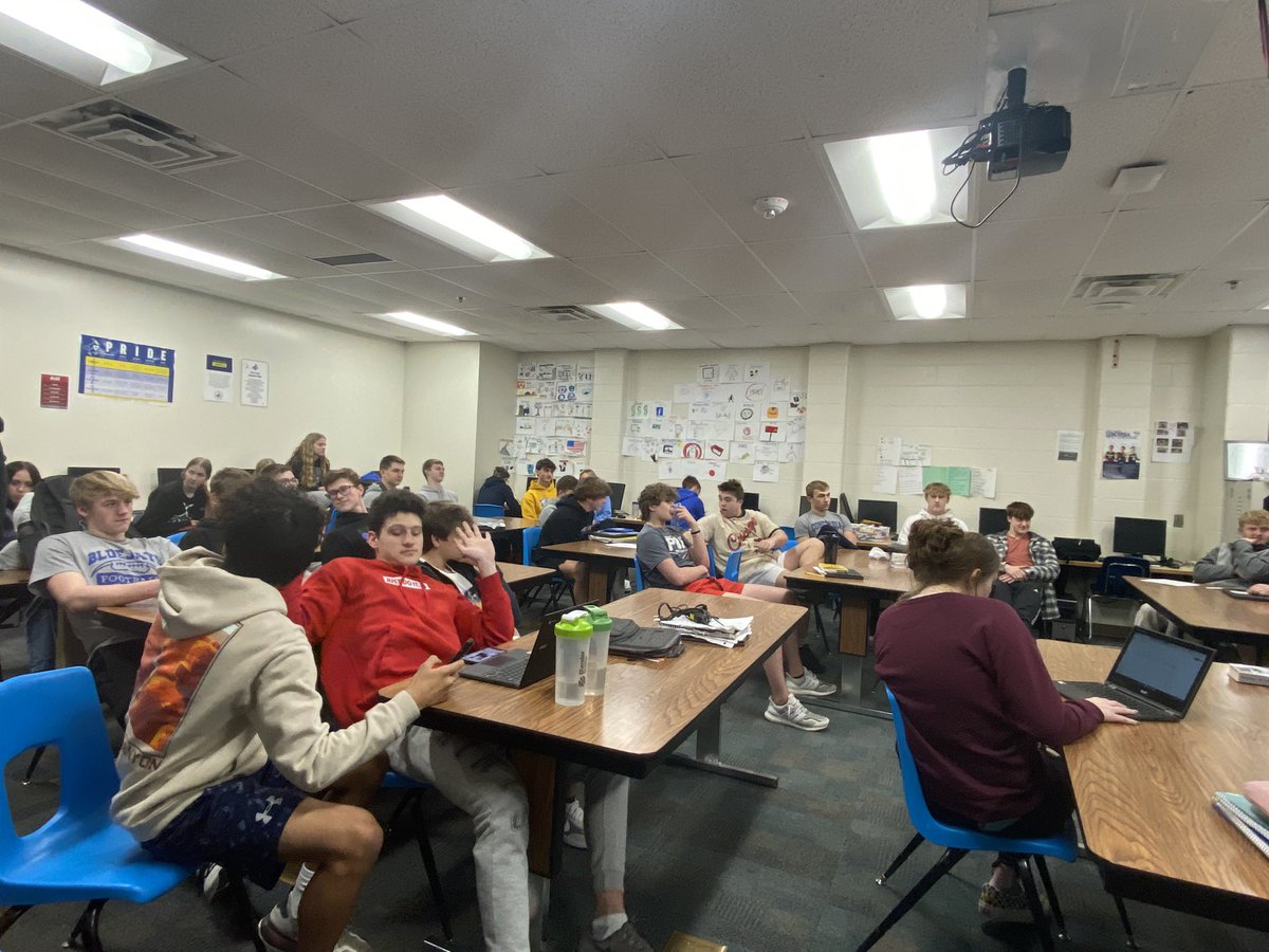 SewardFBLA's tweet photo. Thanks to former @SewardFBLA legend @Rex_Finance for speaking to us about the importance of investing and hard work! FBLA week rolls on!!! #sewardjays https://t.co/Tz9wayaJia