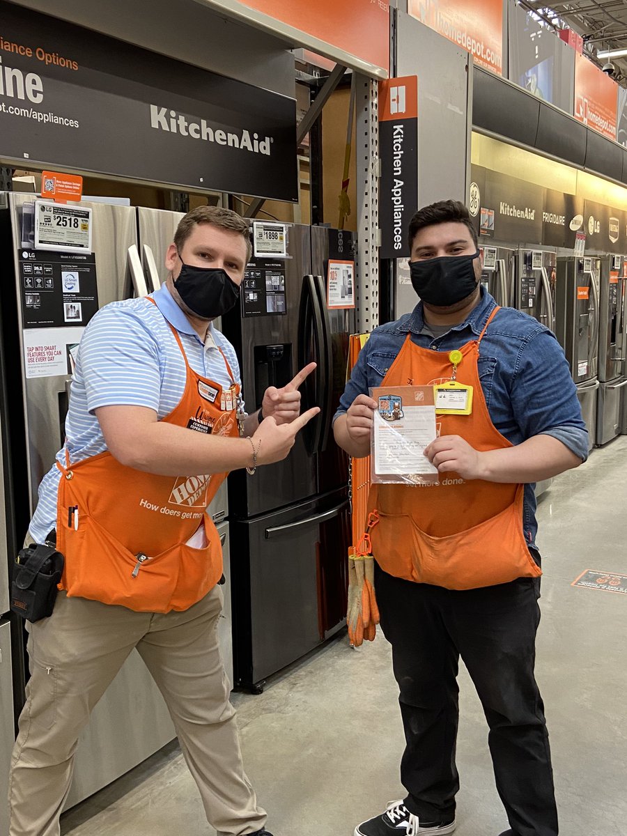 Thanks to <a href="/DoubleW_HD/">Wayne Wagner</a>  for recognize Jose in D26 for doing the right things for our customers. #0262proud.