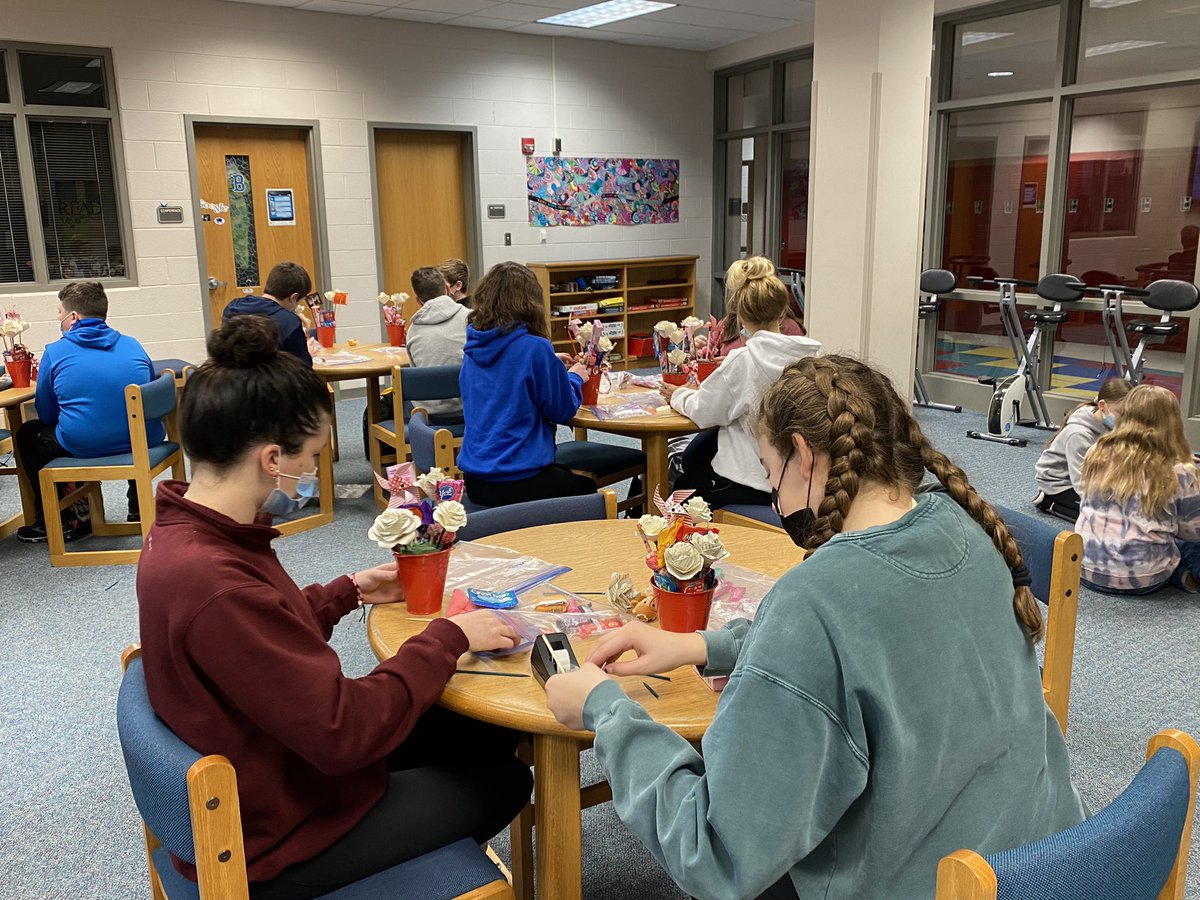 Super creative <a href="/BruinsBMS/">Blacksburg Middle School</a> Ag &amp; Technology Ss making Valentine’s arrangements in the Library this week for their Floral Design Unit!