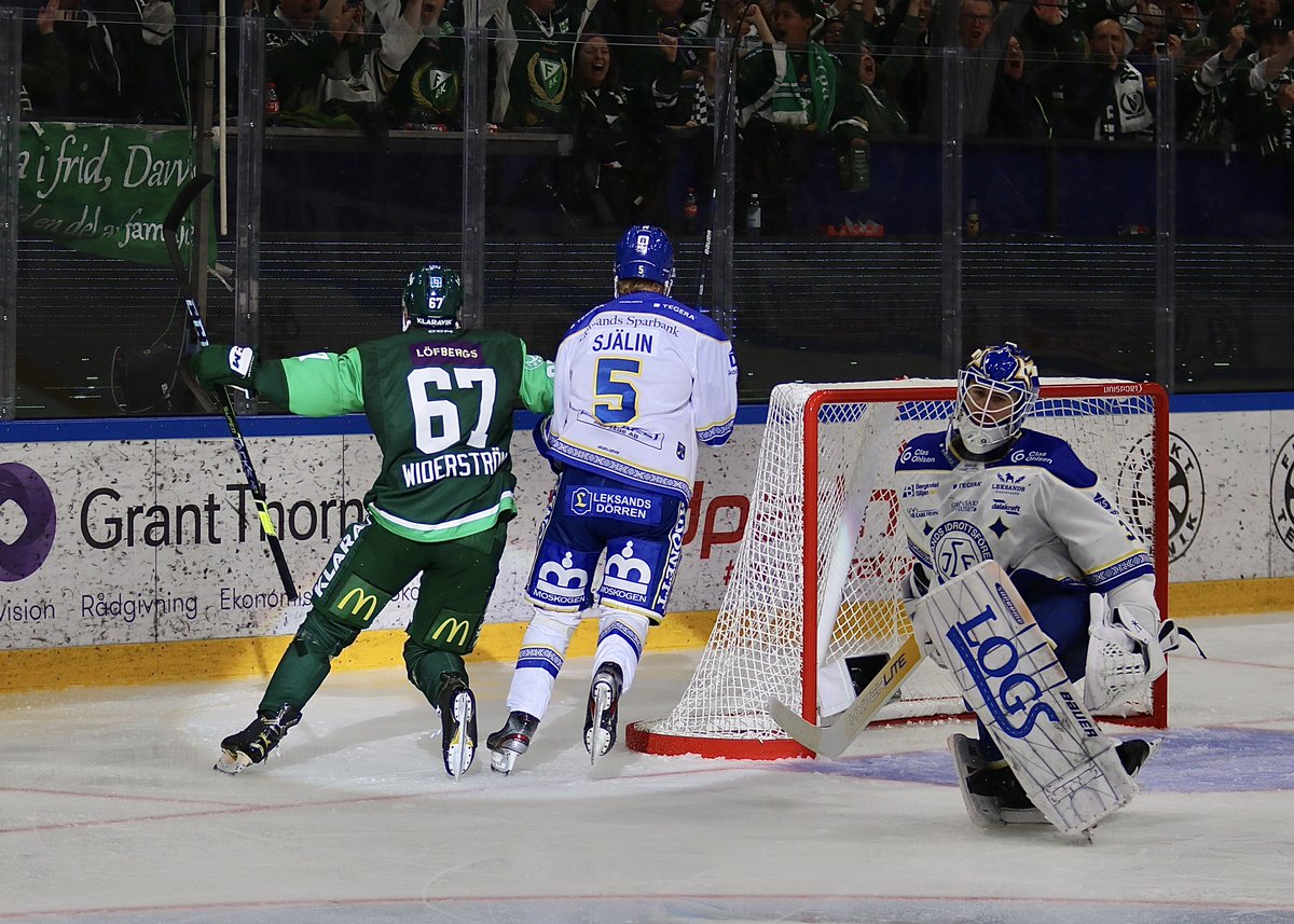 The Wolfpack tweet media