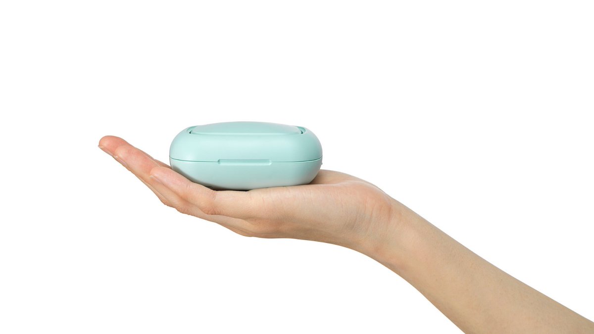 SereneHouseUSA's tweet photo. The Pebble Fan Diffuser is waterless and lightweight so, it won't slow you down when you are on the go.
#serenehouseusa
#serenehouse
#serenehousediffuser
#fandiffuser
#rechargeablediffuser
#homefragrance
#homefragrancediffuser
#diffuser
#plasticdiffuser
#smallspacediffuser https://t.co/BErsOE1gyI