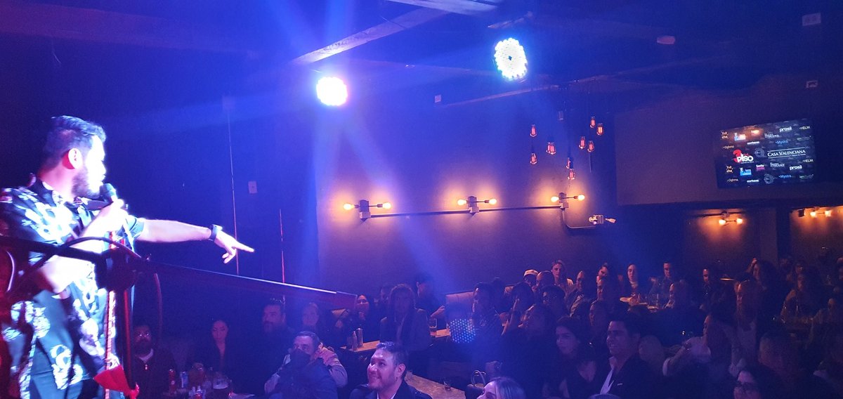 Vaya noche.
Dueño del escenario nuestro padrino del día en que inauguramos y que habrá de permanecer por siempre.
Gracias <a href="/cojofeliz/">Cojo Feliz</a> por estar y hasta por cantar.
El padrino soñado!!!
#cdmx #StandUp