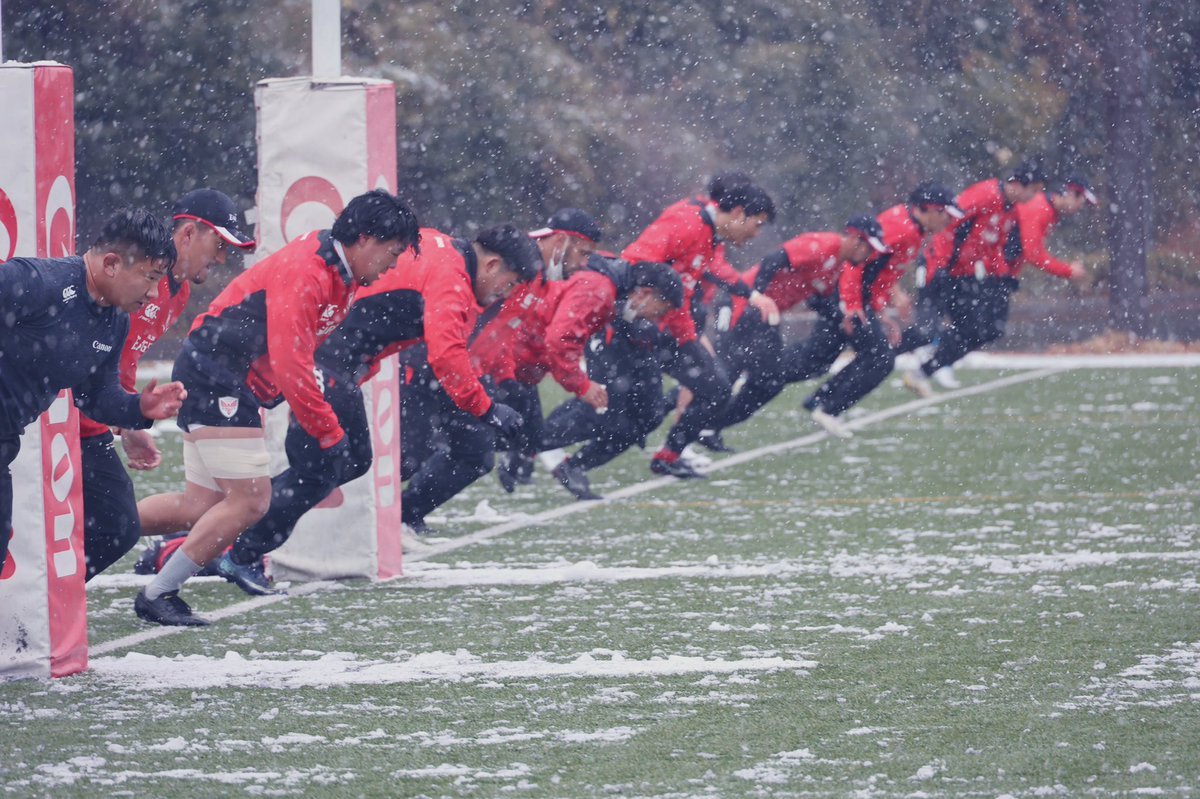 Canon_Eagles's tweet photo. 今週のトレーニング風景📷
天候に左右されないイーグルス💪🏾🦅🔥
来週末から始まるカンファレンスBとの交流戦(6連戦)に向けて、とどまることなく走り続けます🏃♂️🏃♂️🏃♂️🔥
#横浜キヤノンイーグルス
#YokohamaCanonEagles
#EvenintheSnow https://t.co/6P9RqDROoQ
