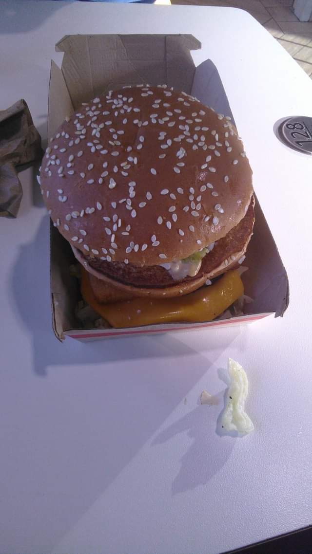 bultimate1991's tweet photo. I am having the Land, Air and Sea Burger tonight at my local McDonald's. #MenuHacks #mcdonalds #landairseaburger #mcdonaldshacks https://t.co/CrgswJLhUu