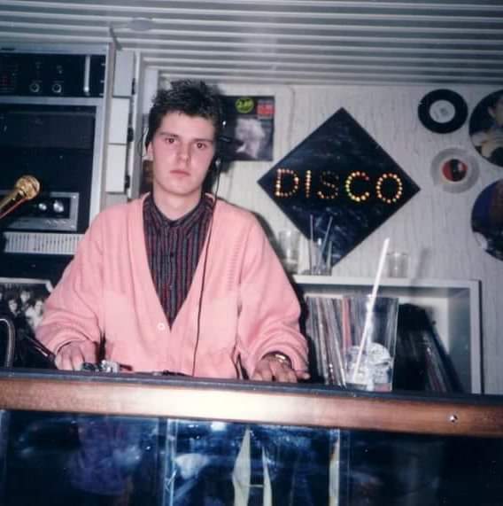 maggimagg68's tweet photo. Síðasta verbúðin á sunnud.
Hér er mín 80's stund sirka 1986 Sigtún alla leið 💝 #Verbuðin https://t.co/3LJWGF0Dpb