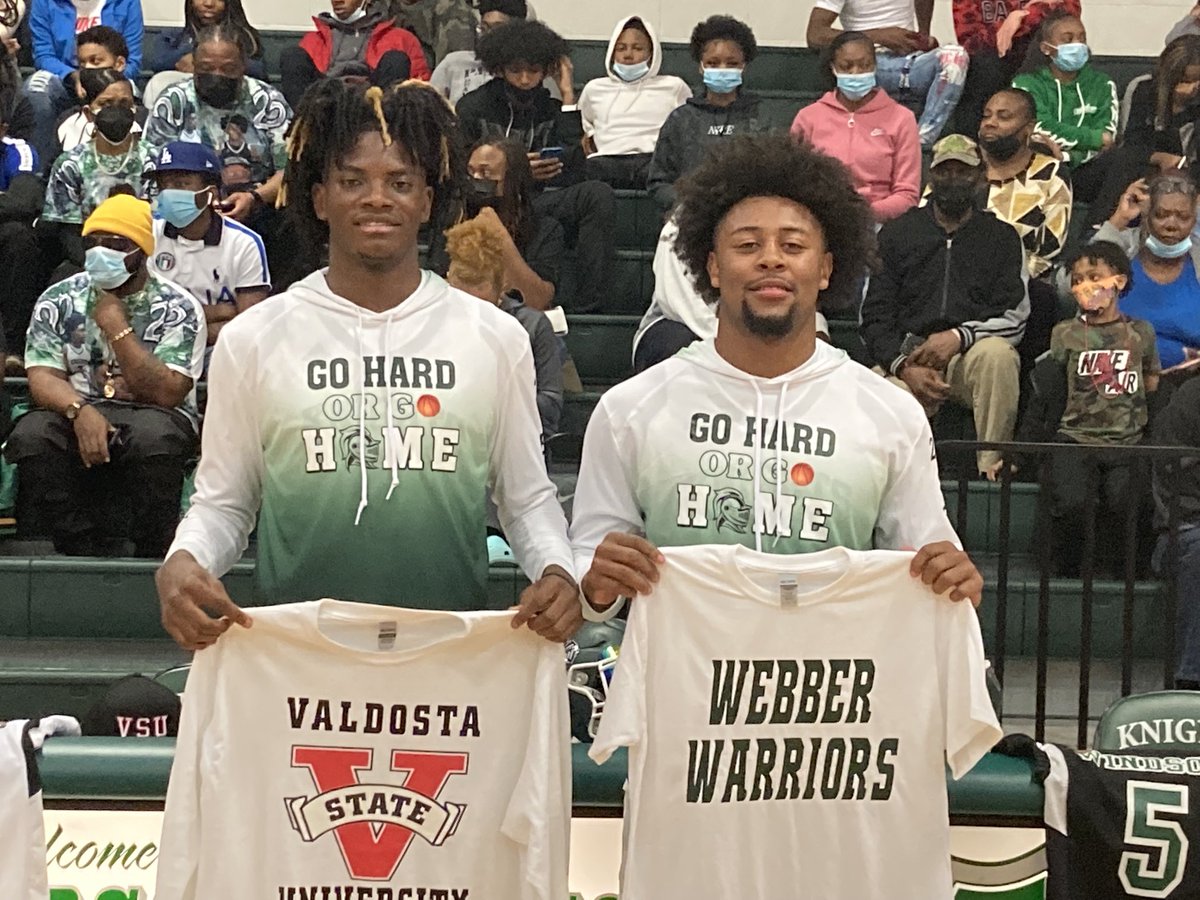 Abasi Scott (left) &amp; Mike Cabellero signed to play football at Valdosta St. &amp; Webber International before their basketball game w/Savannah High Friday. ⁦<a href="/ForestWindsor/">WindsorForestAthletics</a>⁩ ⁦<a href="/SCCPSS_HPEA/">SCCPSS Health, Physical Education & Athletics</a>⁩