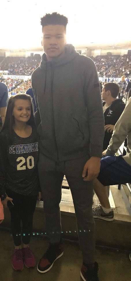 rlbarnes01's tweet photo. Came to @ATLHawks game so my daughter could meet @KevKnox again. Although she is wearing a @DevinBook hoodie. https://t.co/Y932lVGbzu