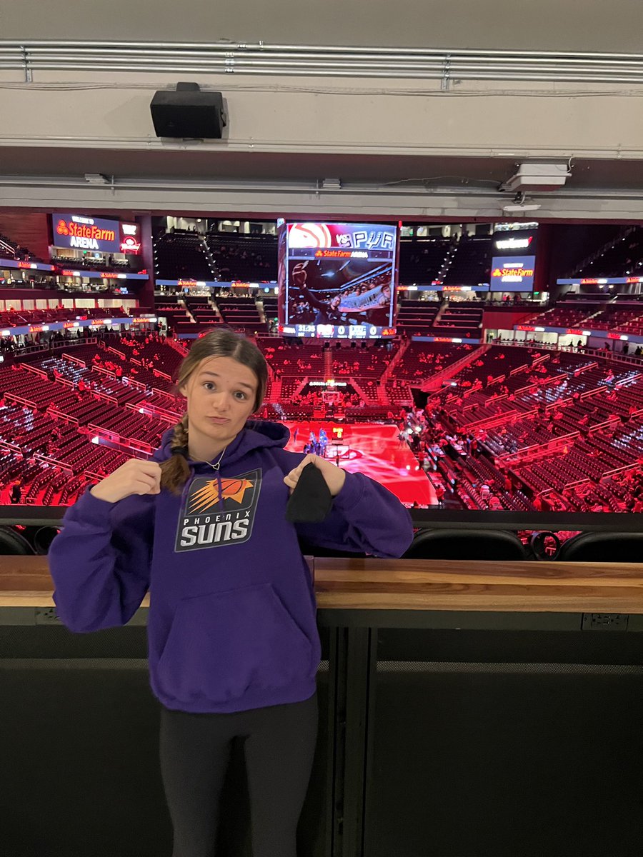 rlbarnes01's tweet photo. Came to @ATLHawks game so my daughter could meet @KevKnox again. Although she is wearing a @DevinBook hoodie. https://t.co/Y932lVGbzu