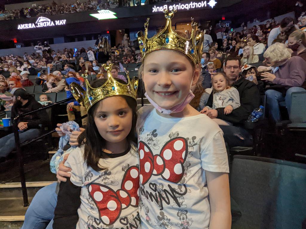 bnelsonmiller's tweet photo. #disneyonice https://t.co/8hYPwXZSrg