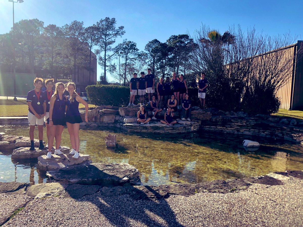 MHSTennis4's tweet photo. Varsity grabbing some medals at the Chancellors Spring Tournament. 🥇 Girls doubles 🥈 boys doubles 🥉 girls singles https://t.co/Jiw0YZR4y0