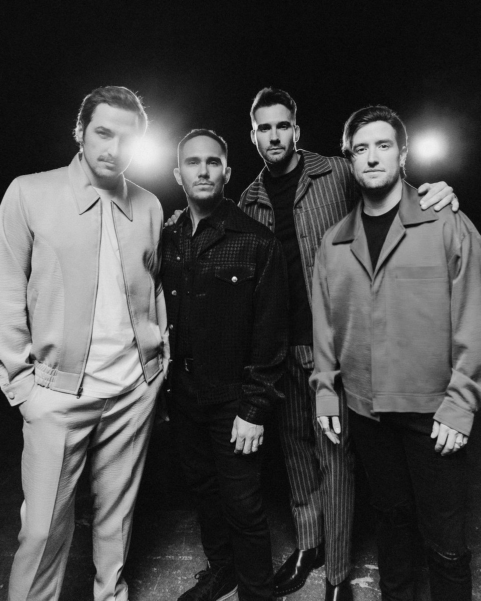 btrscomfort's tweet photo. music sounds better with btr https://t.co/XlBk7Y5GxX