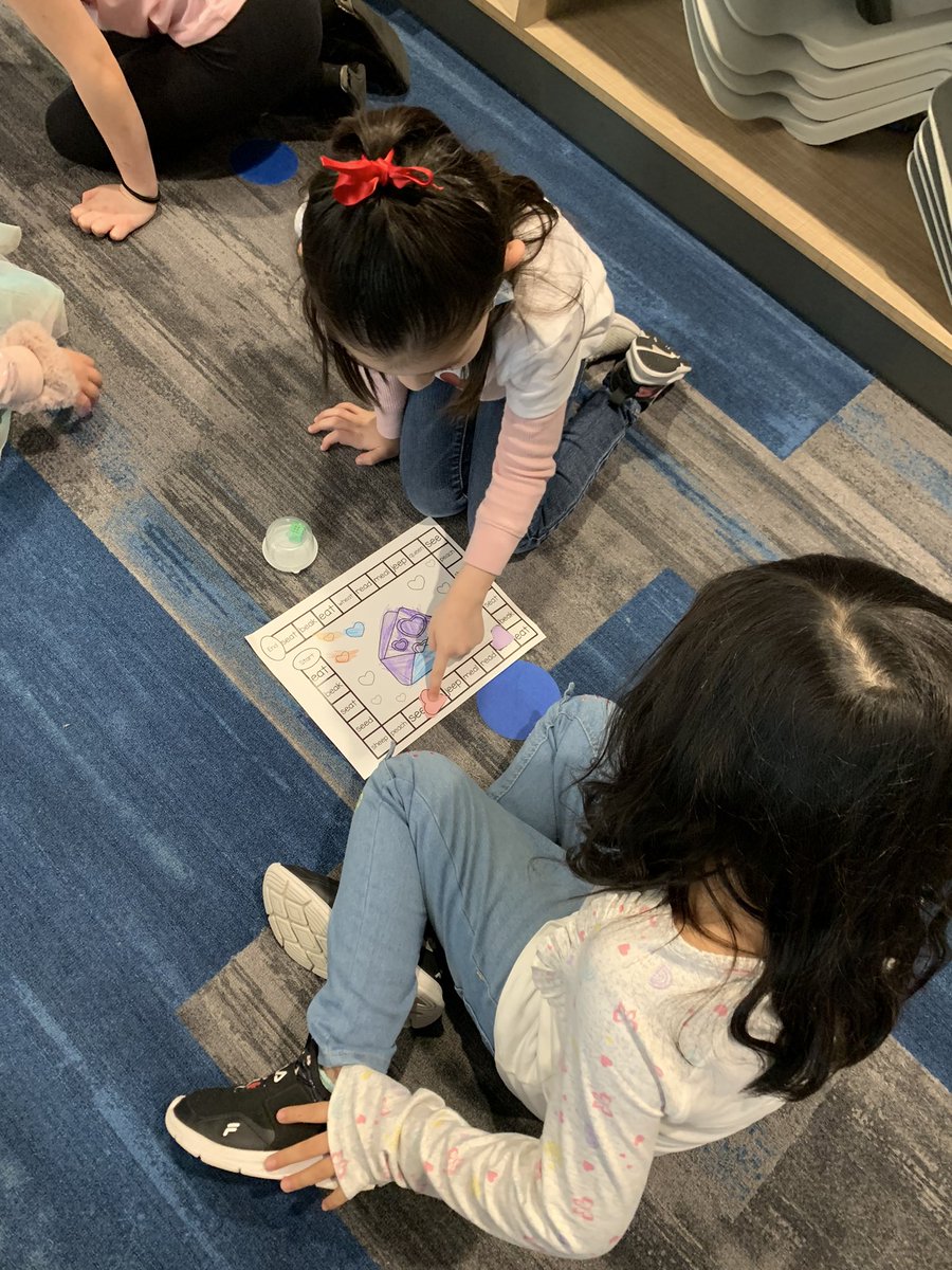 ClassWithMrsC's tweet photo. Reviewed our word study pattern with a Valentine’s Day themed game board. Students practiced cooperation, peer teaching and specific long E decoding skills! #isdfirst #isdstrong https://t.co/kcAGp8OOiN
