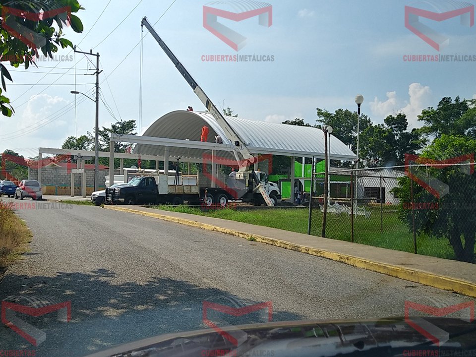 CubiertasM's tweet photo. Fabricación y montaje de CUBIERTA AUTOSOPORTANTE tipo ARCOTECHO con máquina roladora SÚPER SPAND MIC-240.
📍Teapa, Tabasco.
Contáctanos por whatsapp aquí: https://t.co/e21eY67HQR
#cubiertasmetalicas #Ternium #arcotechos https://t.co/uJqBdT9b3D