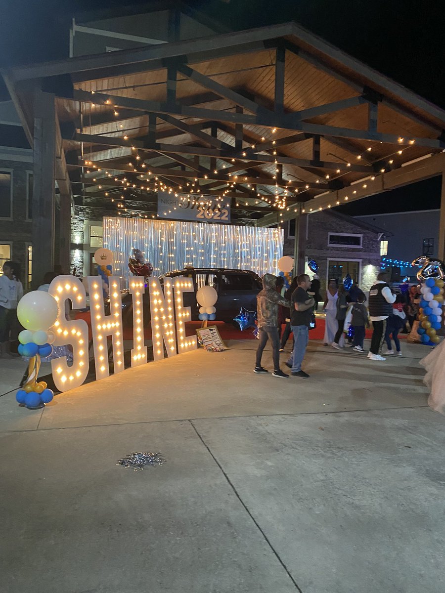 jforsyt2's tweet photo. Had a great time tonight at the Tim Tebow Night to Shine event celebrating some of the most incredible individuals! Grateful for the opportunity! #nighttoshineeagleslanding @eagleslandingch https://t.co/s4bPDw3hKb
