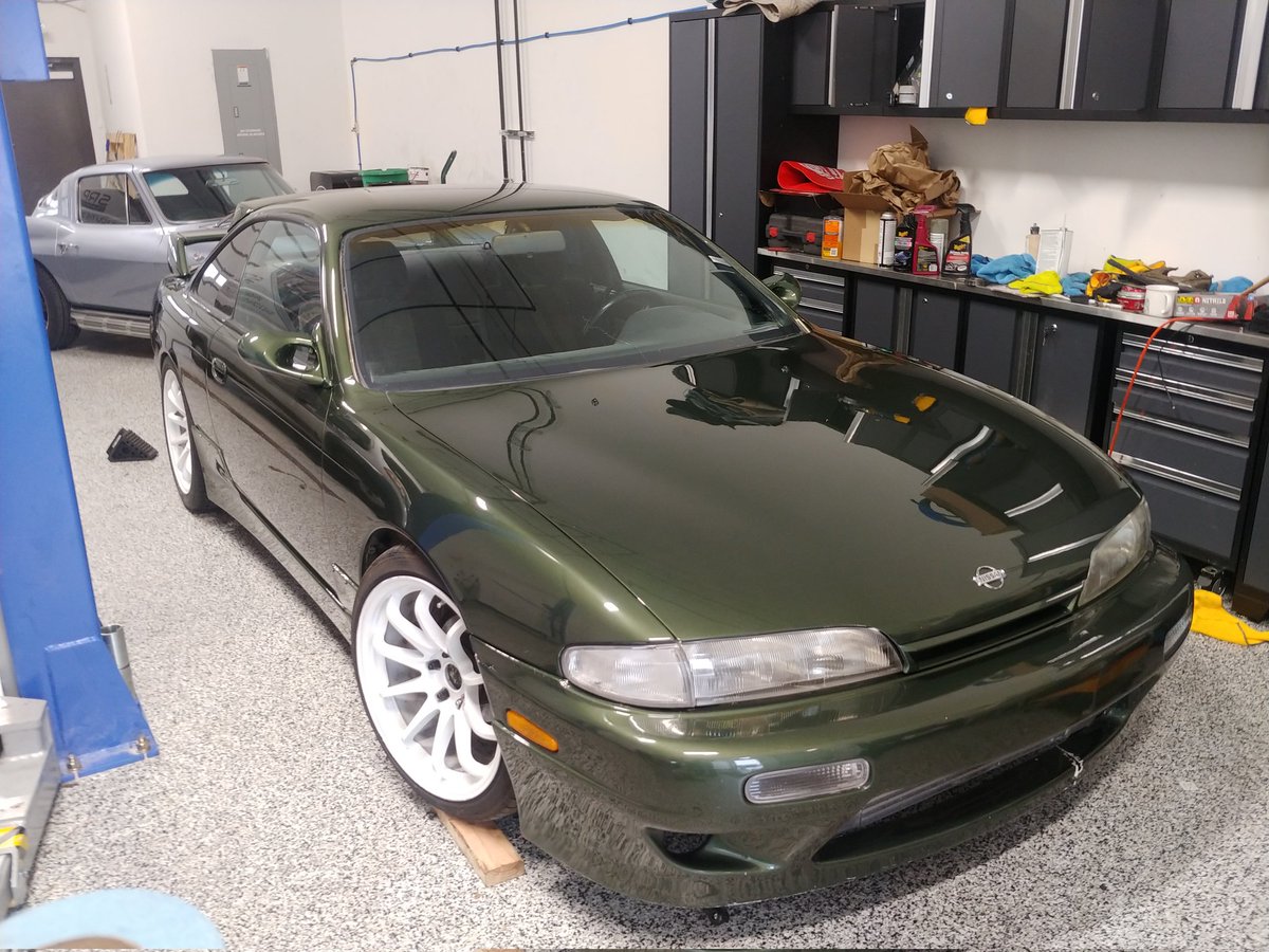 spencemeat's tweet photo. Finally got my new paing job buffed/polished, 2.5 years after painting it, it getting stolen, the engine blowing up, replacing the engine and doing all sorts of other stuff. Feels good. https://t.co/yfryHujc1E