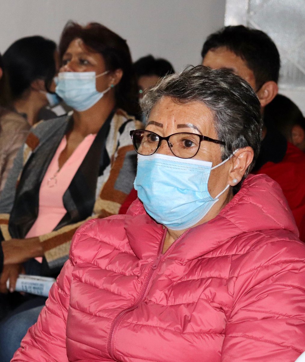 JRobertoSalazar's tweet photo. Acompañados por la senadora Soledad Tamayo, adelantamos diálogo abierto sobre temáticas relacionadas con la inversión de capital nacional y extranjero en el territorio; proyectos de inclusión social; alternativas para la generación de empleo y un mejor desarrollo económico #C101 https://t.co/aAJw8EigQn