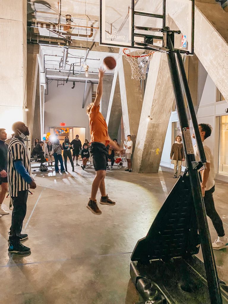 evoPhilly's tweet photo. Madness Before the Madness!!

Don’t miss out on your opportunity to win! 

Nothing but net! 🏀⛹️‍♂️ https://t.co/636KrQcQgk
