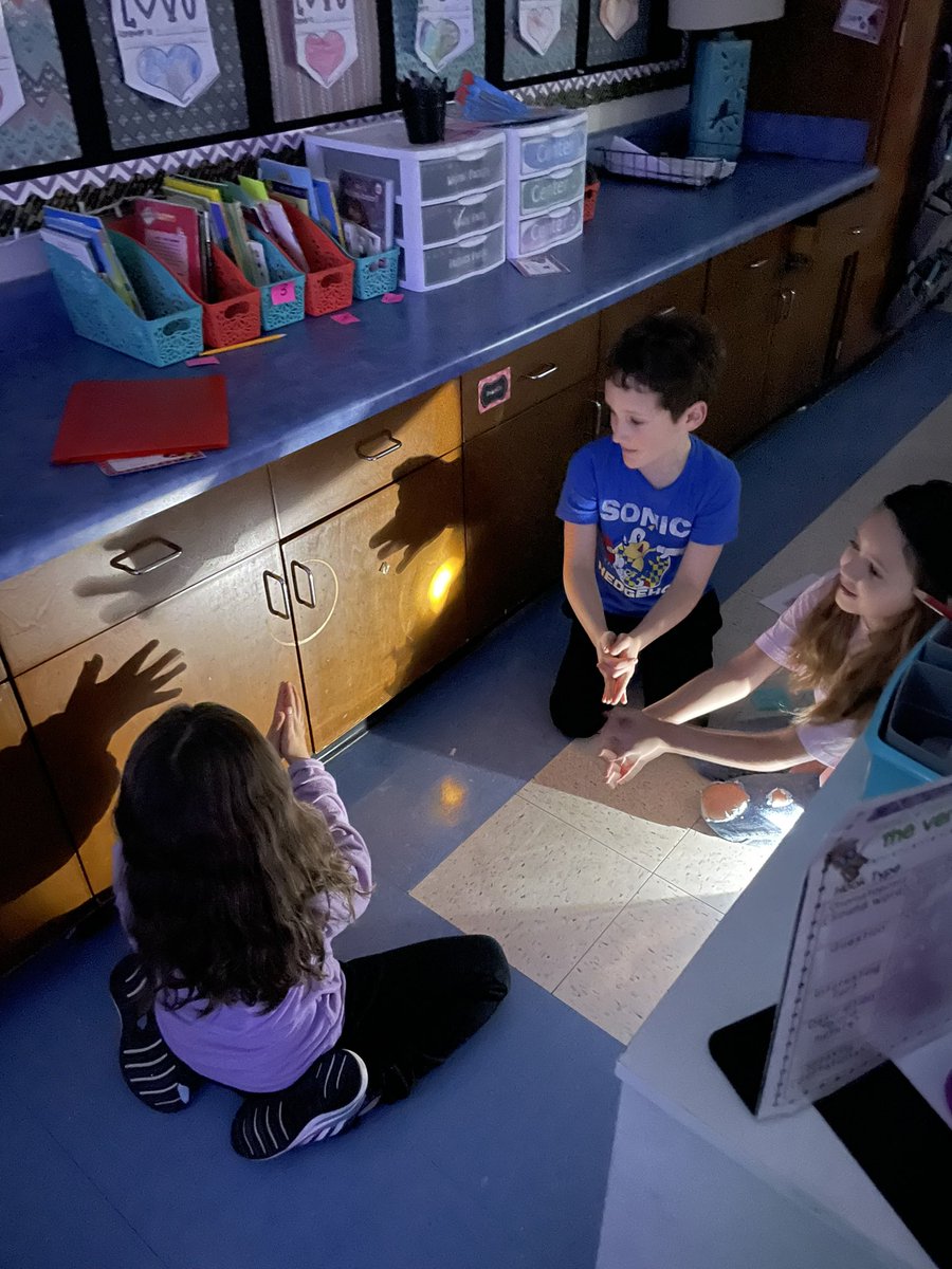 rimaharp's tweet photo. Shadow puppets during Sun week! #SunMoonandStars #mpesem @TamezMPE @MPE_Mustangs https://t.co/DftMsd4EYy