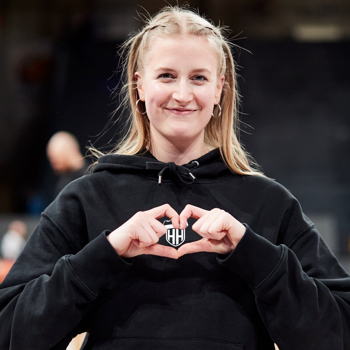 hamburgtowers's tweet photo. #MerchLove zum Valentinstag: Ab heute erhaltet ihr im Online-Shop mit dem Code "VALENTOWER" bis einschließlich Montag 14% auf eure gesamte Bestellung. 🖤
Greift zu & show off your team: https://t.co/vCPblu08Wr #HamburgTowers #MorethanStyle https://t.co/TV2NkFi47e